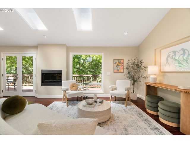 1005 S SHORE Blvd, Lake Oswego, OR 97034