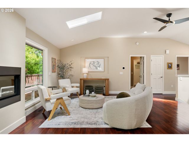 1005 S SHORE Blvd, Lake Oswego, OR 97034