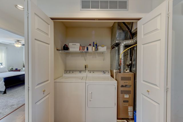 9902 Parkway Drive, Highland, IN 46322