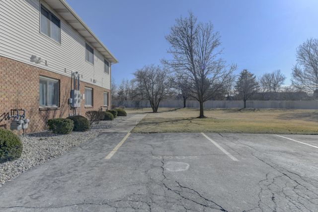 9902 Parkway Drive, Highland, IN 46322