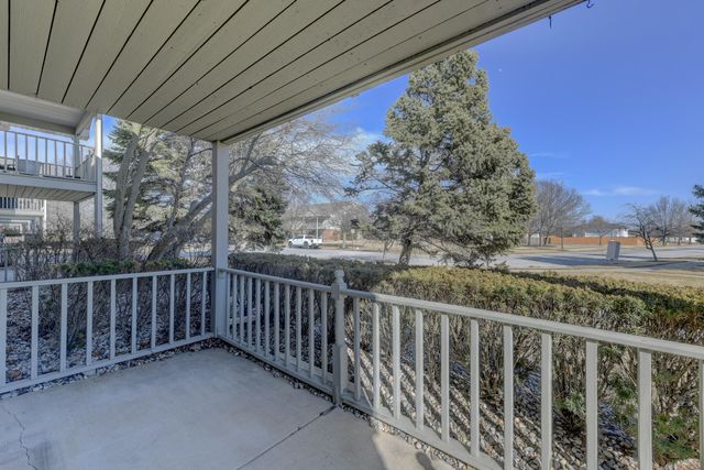 9902 Parkway Drive, Highland, IN 46322