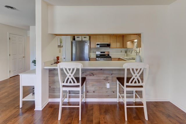 9902 Parkway Drive, Highland, IN 46322