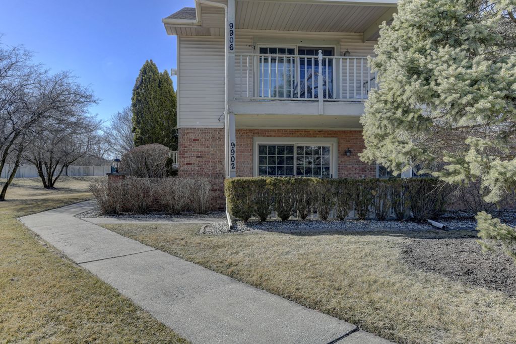 9902 Parkway Drive, Highland, IN 46322