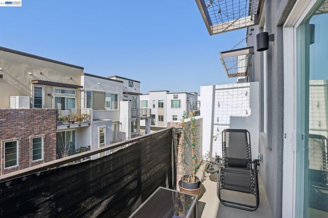 2870 Derbyline Ln, Alameda, CA 94501