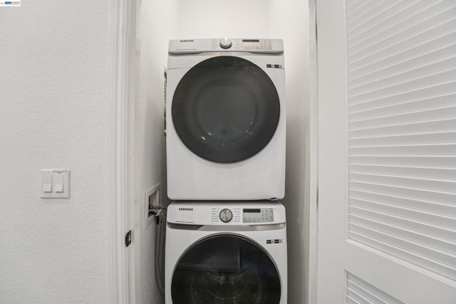 2870 Derbyline Ln, Alameda, CA 94501