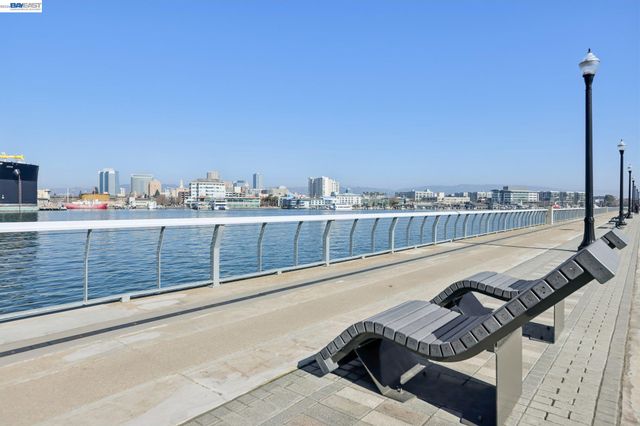 2870 Derbyline Ln, Alameda, CA 94501