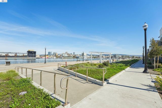 2870 Derbyline Ln, Alameda, CA 94501