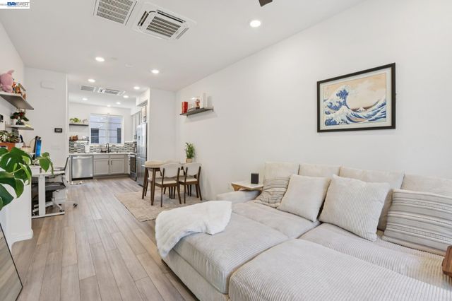 2870 Derbyline Ln, Alameda, CA 94501