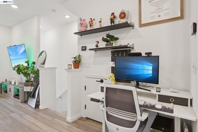 2870 Derbyline Ln, Alameda, CA 94501