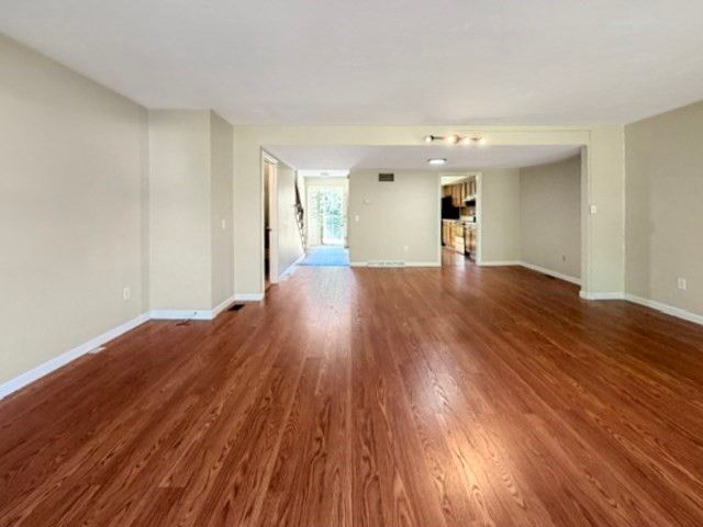 27 Heritage Dr 27, Northbridge, MA 01588