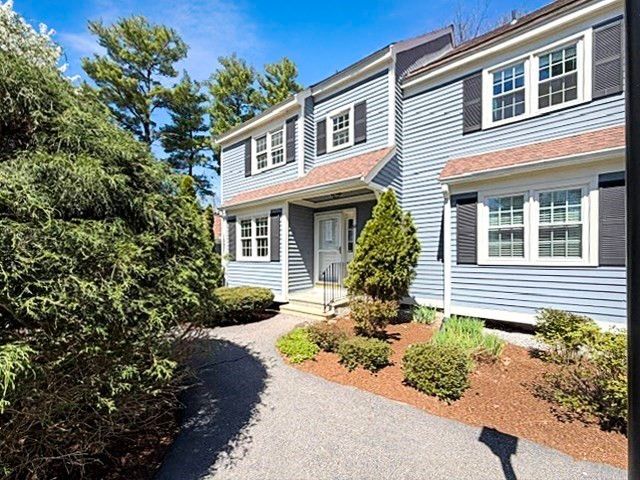27 Heritage Dr 27, Northbridge, MA 01588