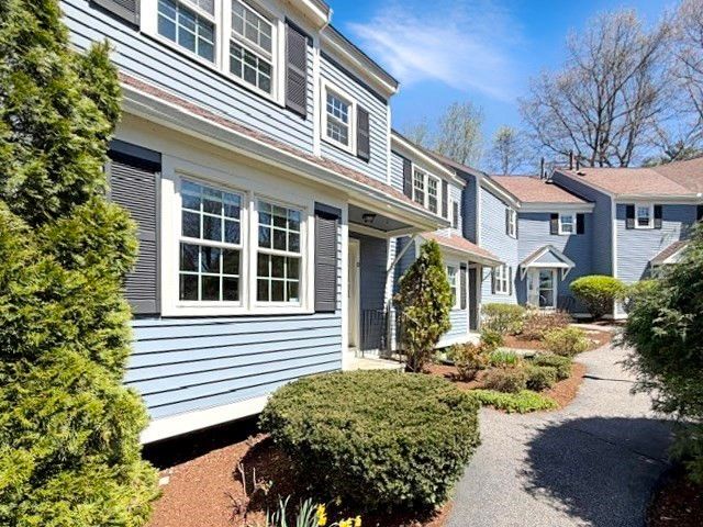 27 Heritage Dr 27, Northbridge, MA 01588