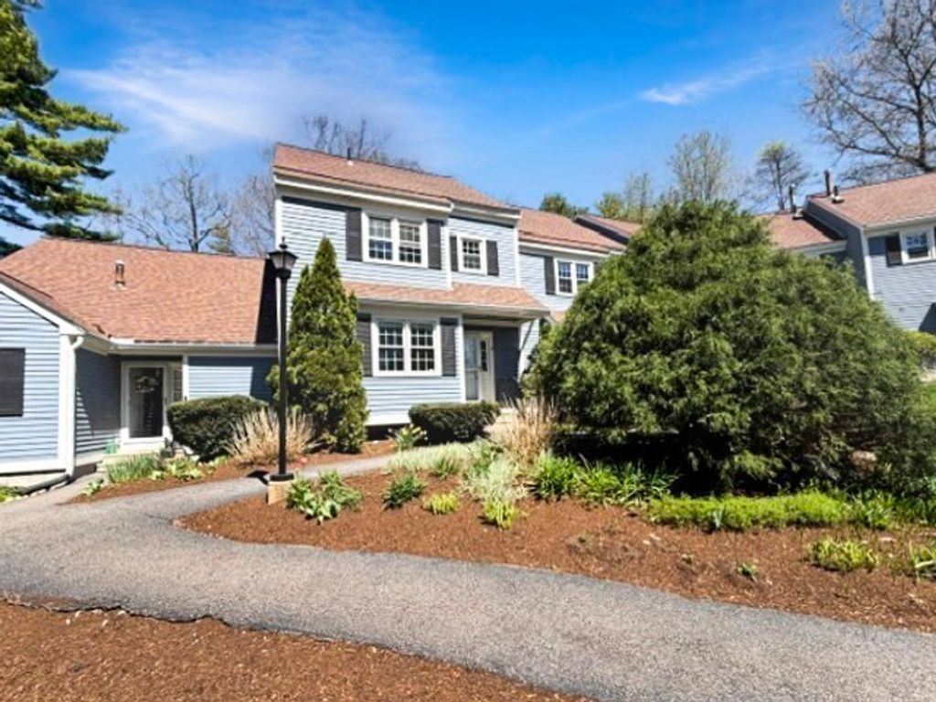 27 Heritage Dr 27, Northbridge, MA 01588