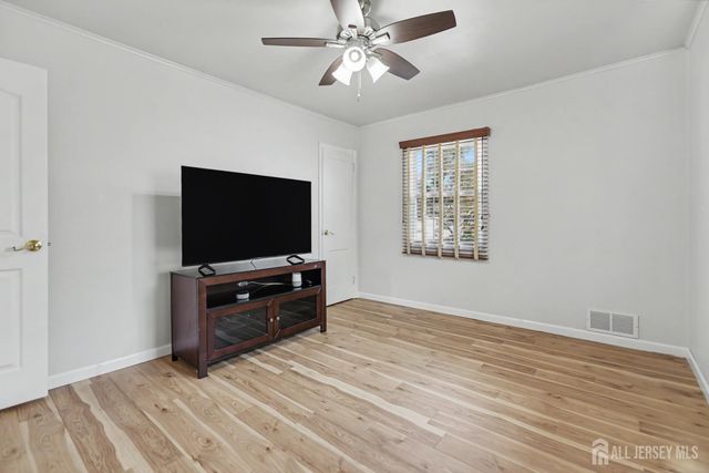 37 glen Court, North Plainfield, NJ 07063