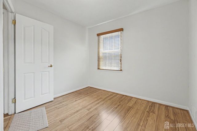 37 glen Court, North Plainfield, NJ 07063