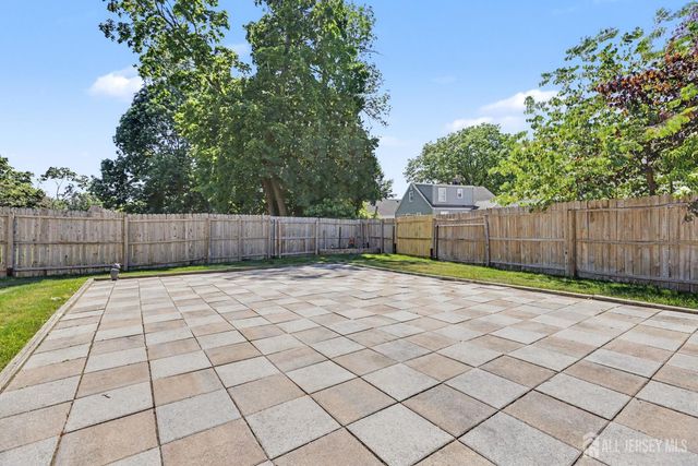 37 glen Court, North Plainfield, NJ 07063