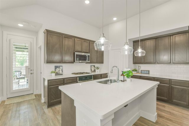 331 Great Hills Drive, Montgomery, TX 77316