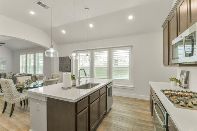 331 Great Hills Drive, Montgomery, TX 77316