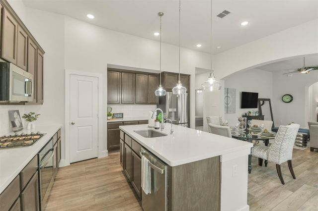 331 Great Hills Drive, Montgomery, TX 77316