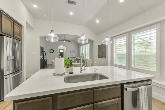 331 Great Hills Drive, Montgomery, TX 77316