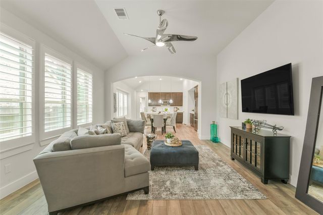 331 Great Hills Drive, Montgomery, TX 77316