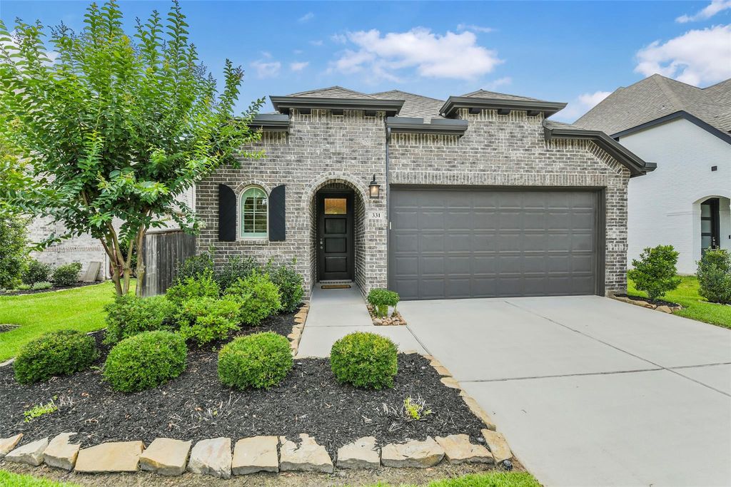 331 Great Hills Drive, Montgomery, TX 77316
