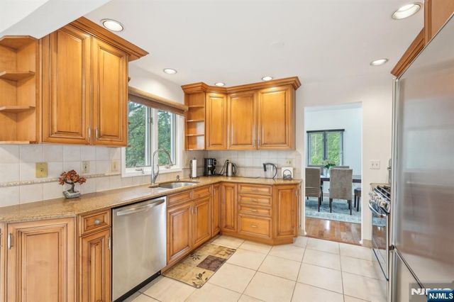 76 Davey Drive, West Orange, NJ 07052