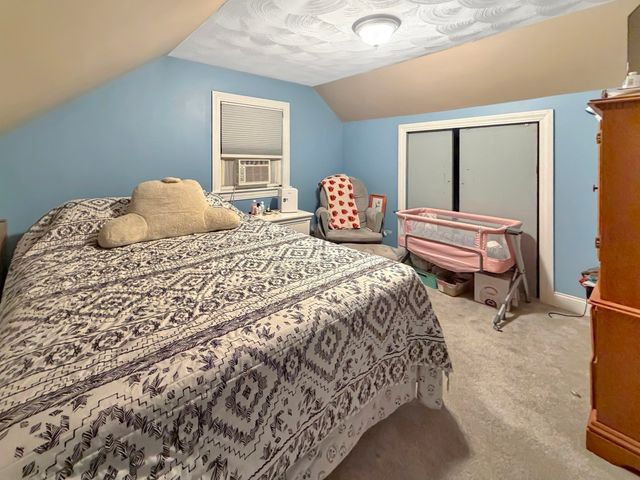 40 Vestal St, Fall River, MA 02720