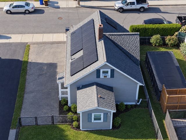 40 Vestal St, Fall River, MA 02720