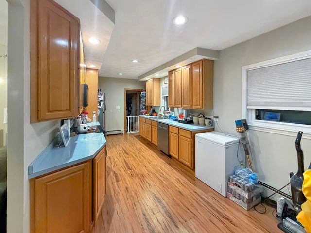 40 Vestal St, Fall River, MA 02720