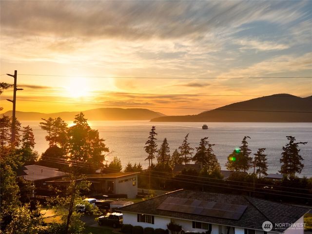 3706 W 3rd Street, Anacortes, WA 98221