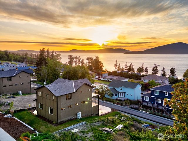3706 W 3rd Street, Anacortes, WA 98221
