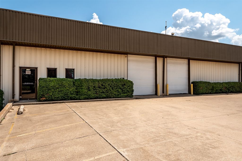 108 Industrial Drive, Waxahachie, TX 75165 — photo 2