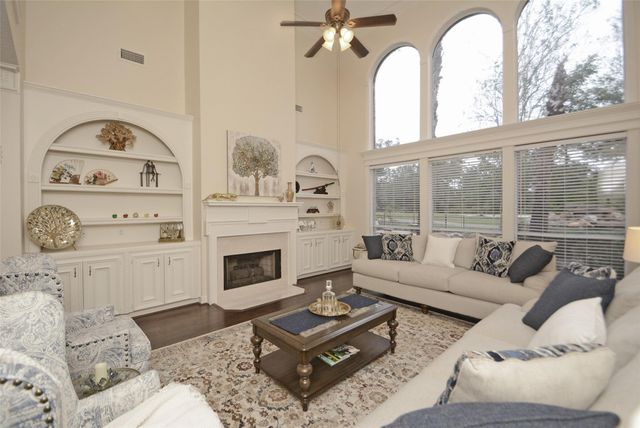 70 N Skyflower Court, The Woodlands, TX 77381