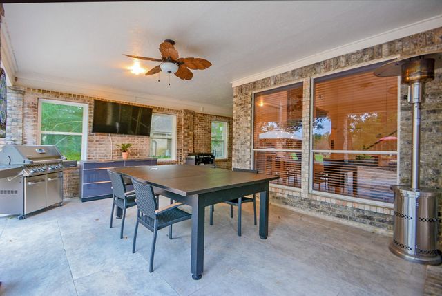 70 N Skyflower Court, The Woodlands, TX 77381