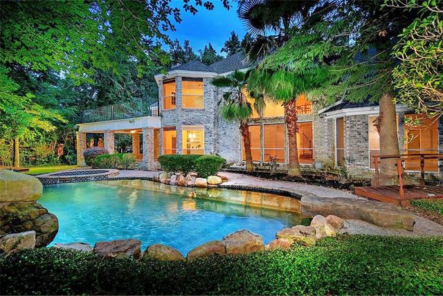 70 N Skyflower Court, The Woodlands, TX 77381