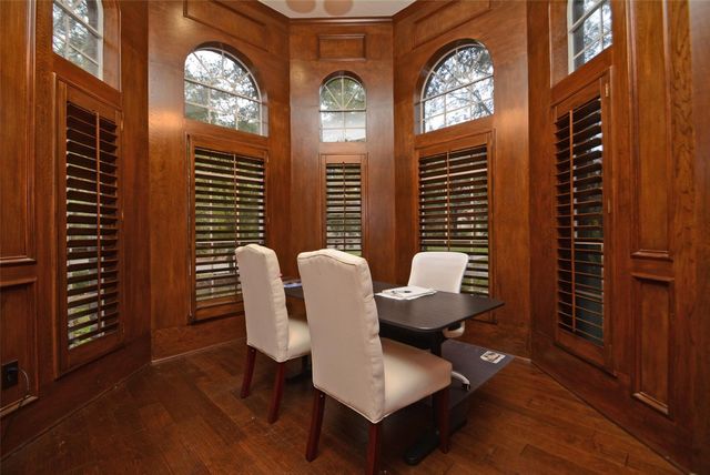 70 N Skyflower Court, The Woodlands, TX 77381