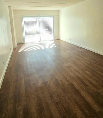 1501 Crescent Circle B10, Lake Park, FL 33403