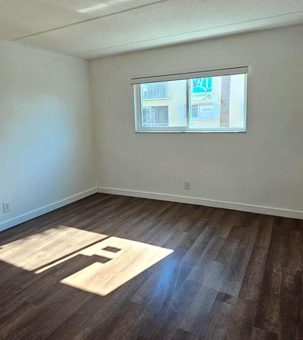 1501 Crescent Circle B10, Lake Park, FL 33403