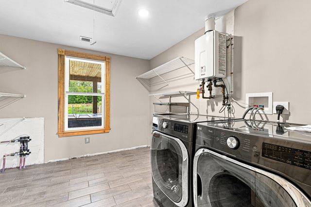 21 Cushing Ln, Acushnet, MA 02743