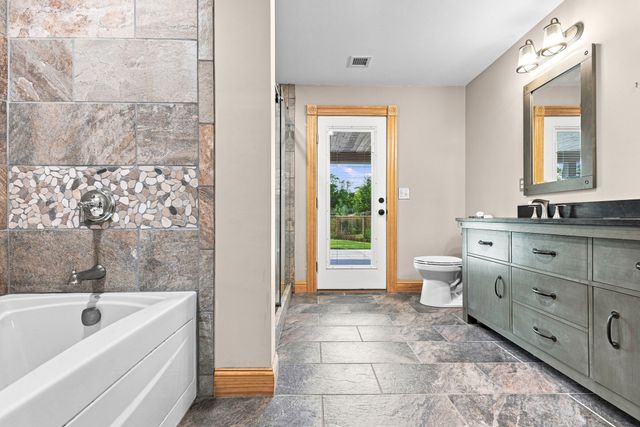 21 Cushing Ln, Acushnet, MA 02743
