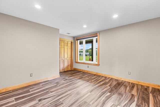 21 Cushing Ln, Acushnet, MA 02743