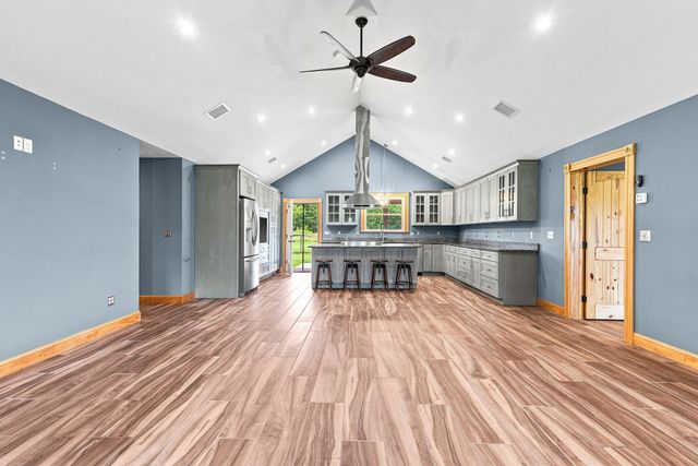 21 Cushing Ln, Acushnet, MA 02743