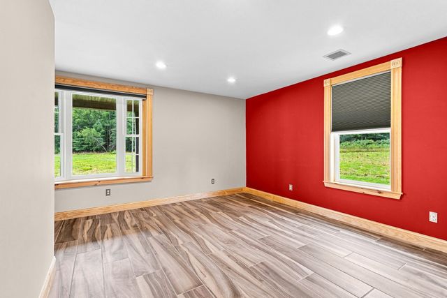 21 Cushing Ln, Acushnet, MA 02743