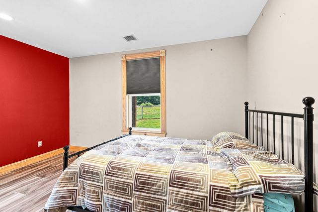21 Cushing Ln, Acushnet, MA 02743
