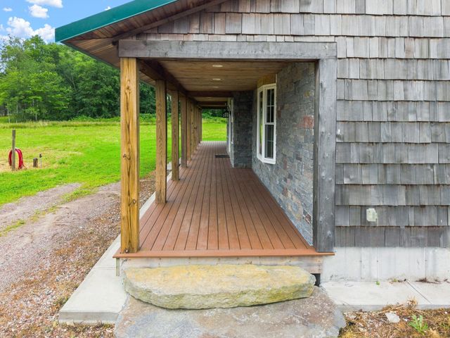 21 Cushing Ln, Acushnet, MA 02743