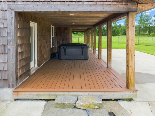 21 Cushing Ln, Acushnet, MA 02743
