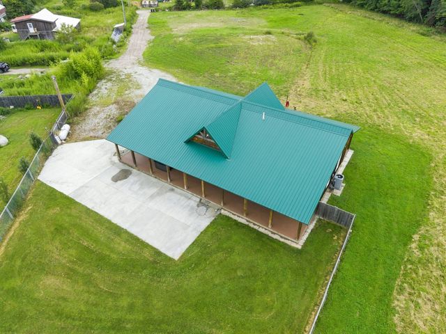 21 Cushing Ln, Acushnet, MA 02743