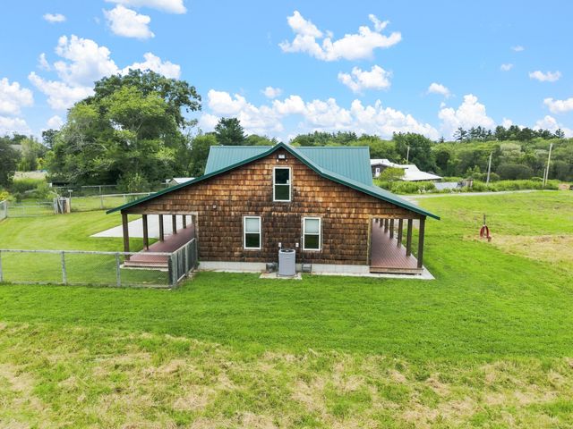 21 Cushing Ln, Acushnet, MA 02743