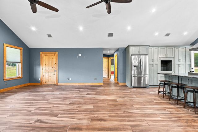 21 Cushing Ln, Acushnet, MA 02743